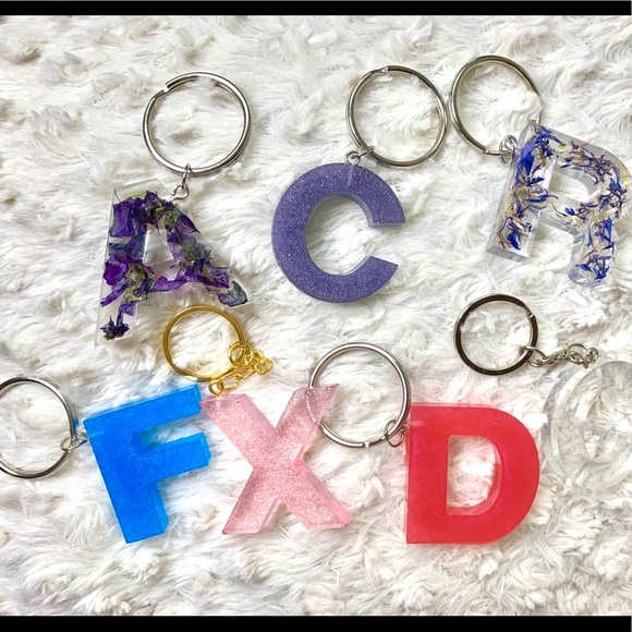 INITIAL KEYCHAIN - Picture 2 of 3